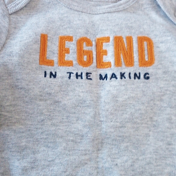 Long sleeve onesie legend in the making - Picture 2 of 3